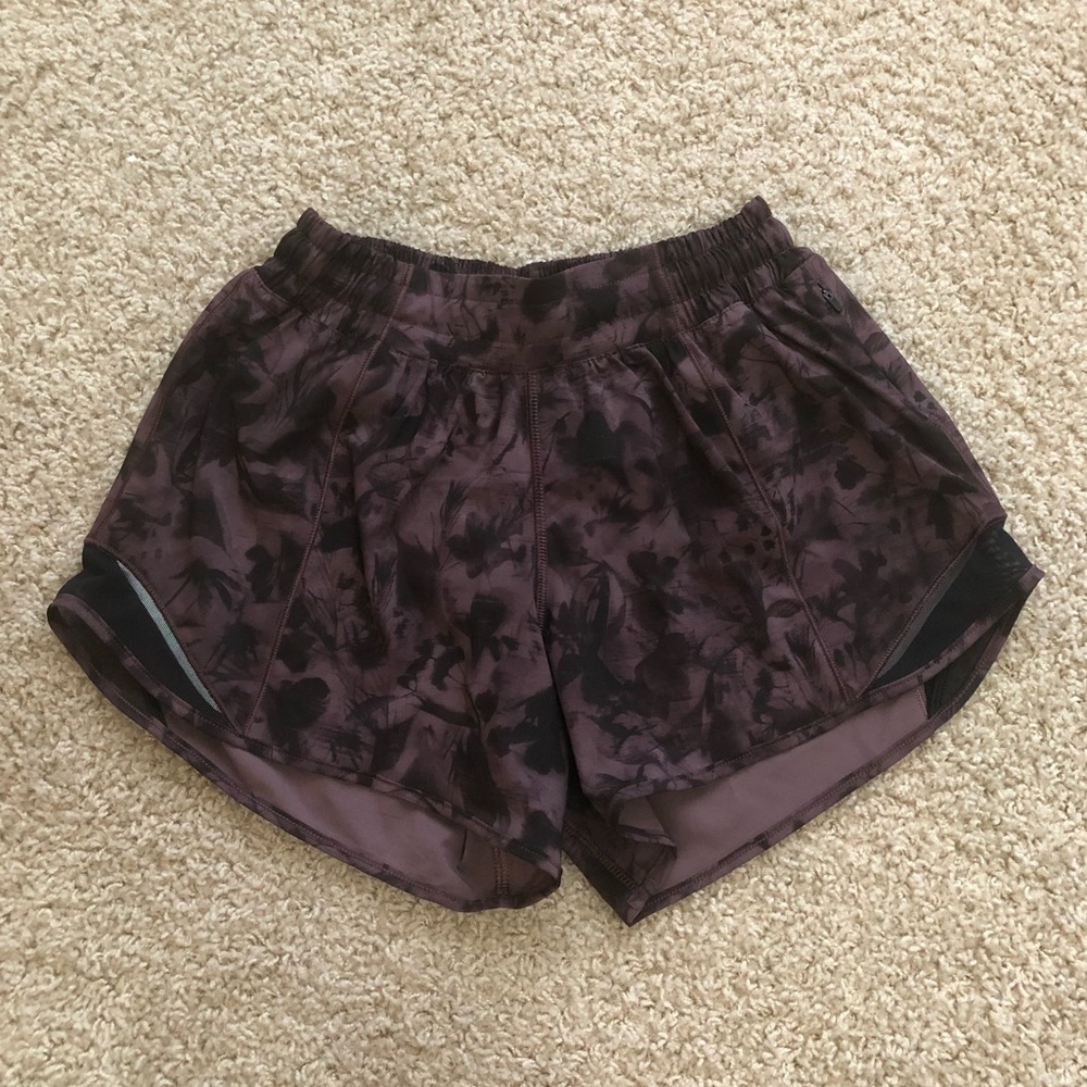NWT Lululemon Hotty Hot 4” Short